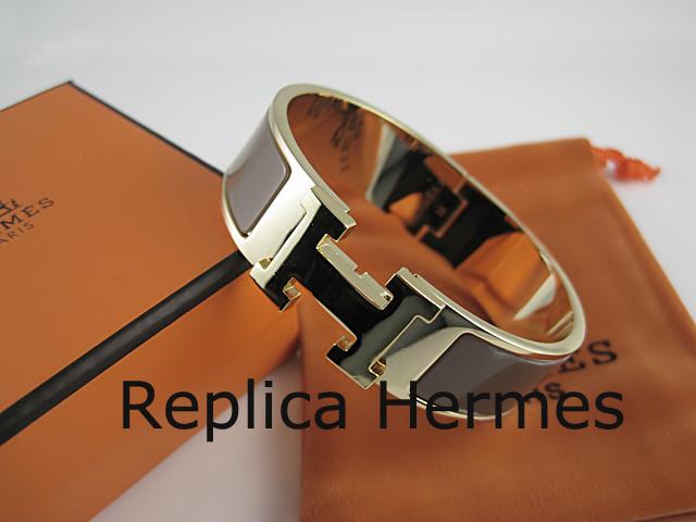 Top Replica Hermes Brown Enamel Clic H Bracelet Narrow Width (18mm) In Gold