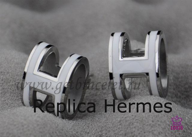 Replica Lacquered Hermes Pop H White Earrings In White Gold