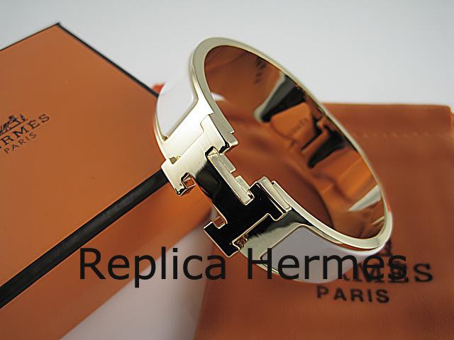 1:1 Replica Hermes White Enamel Clic H Bracelet Narrow Width (18mm) In Gold